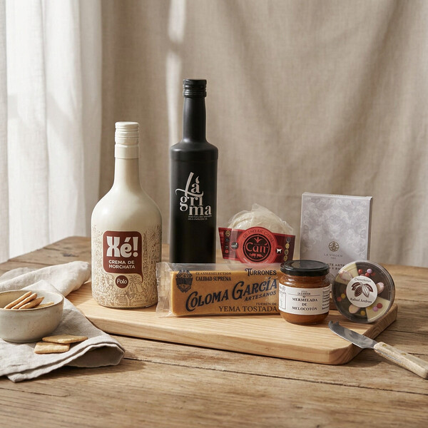 Selección de productos valencianos caja gourmet 'De categoria' ideal para regalar