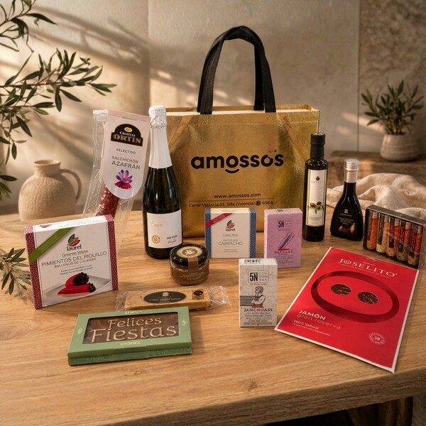 Caja Navidad con cava, turrón, chocolates, jamón, paté y delicatessen variadas