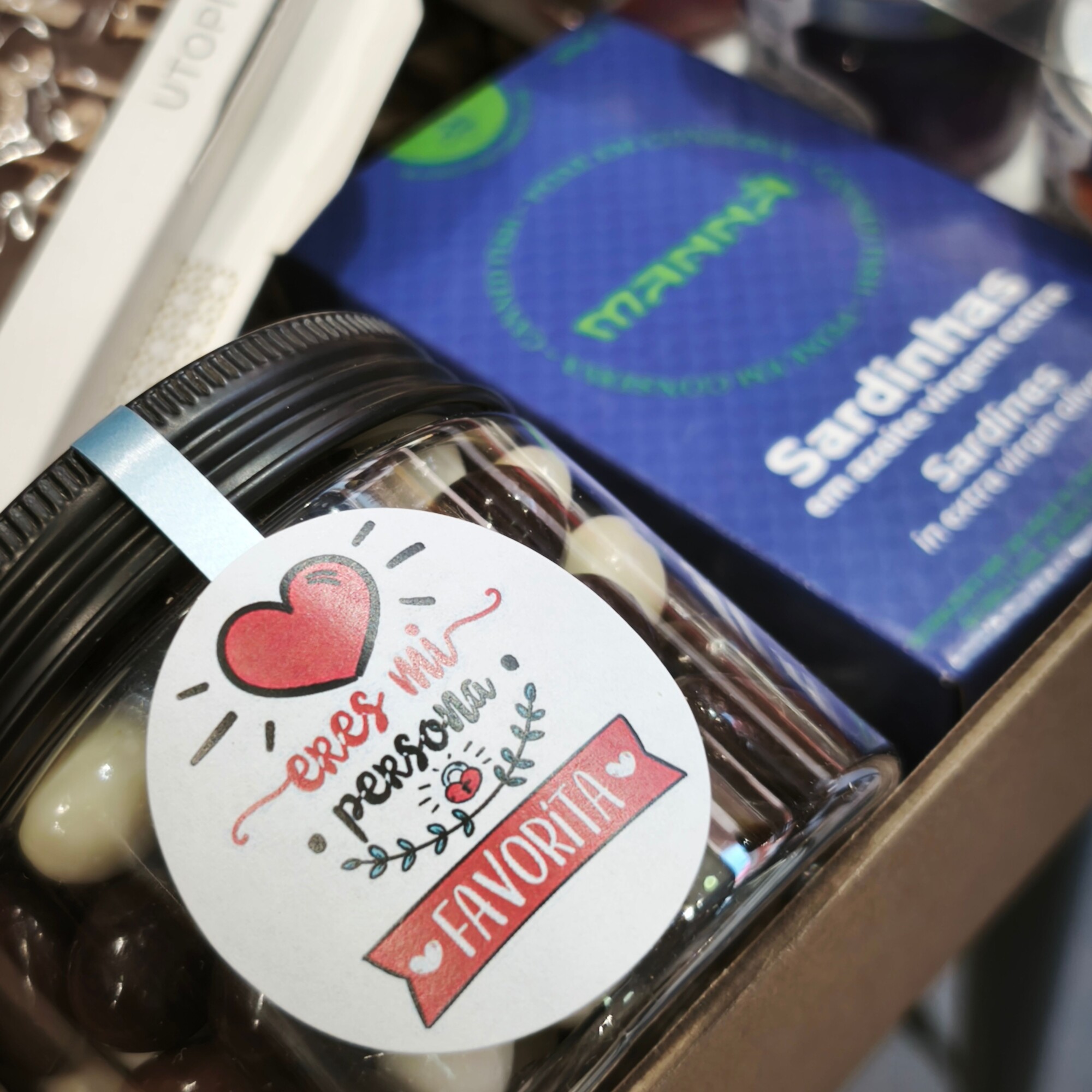 Cacahuetes a los tres chocolates con el mensaje 'Eres mi persona favorita' para regalar el Día de la Madre