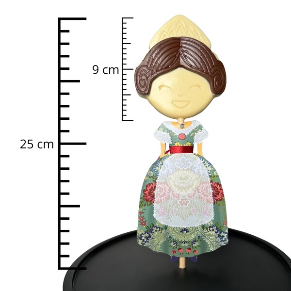 Fallera de chocolate blanco y chocolate con leche en forma de piruleta fallera