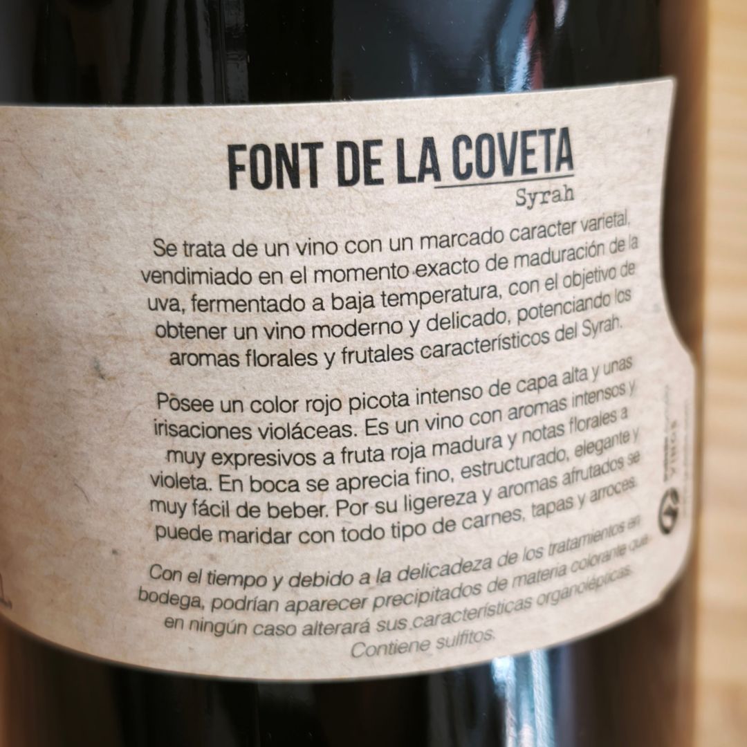Etiqueta de la botella de vino syrah Font de la Coveta con la descripción del vino