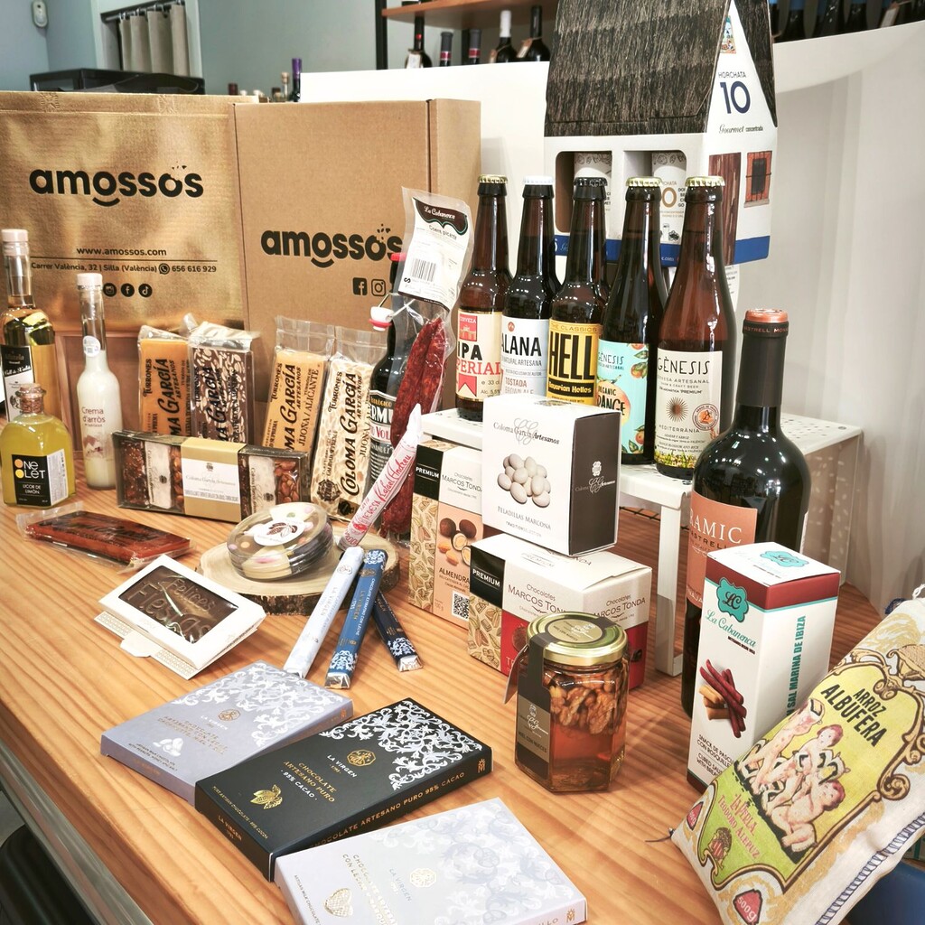 Imagen lateral del lote de Navidad de productos gourmet artesanos valencianos premium